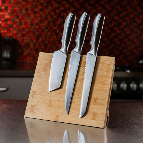 The Magnetic Bamboo Chopping Board
