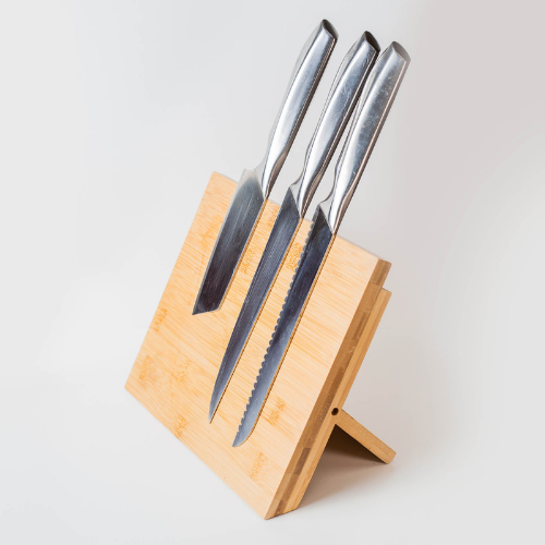 The Magnetic Bamboo Chopping Board